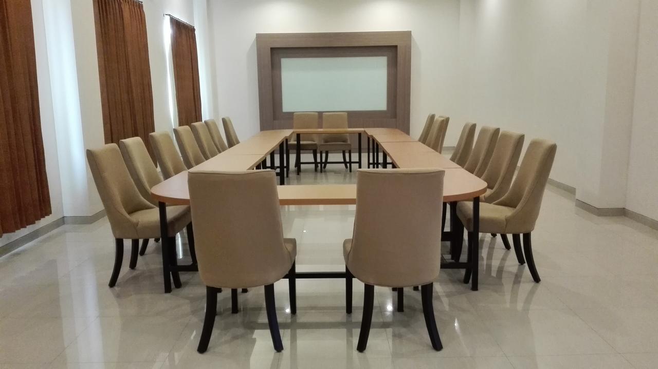 Midtown Xpress Sampit - Kalimantan Tengah Экстерьер фото