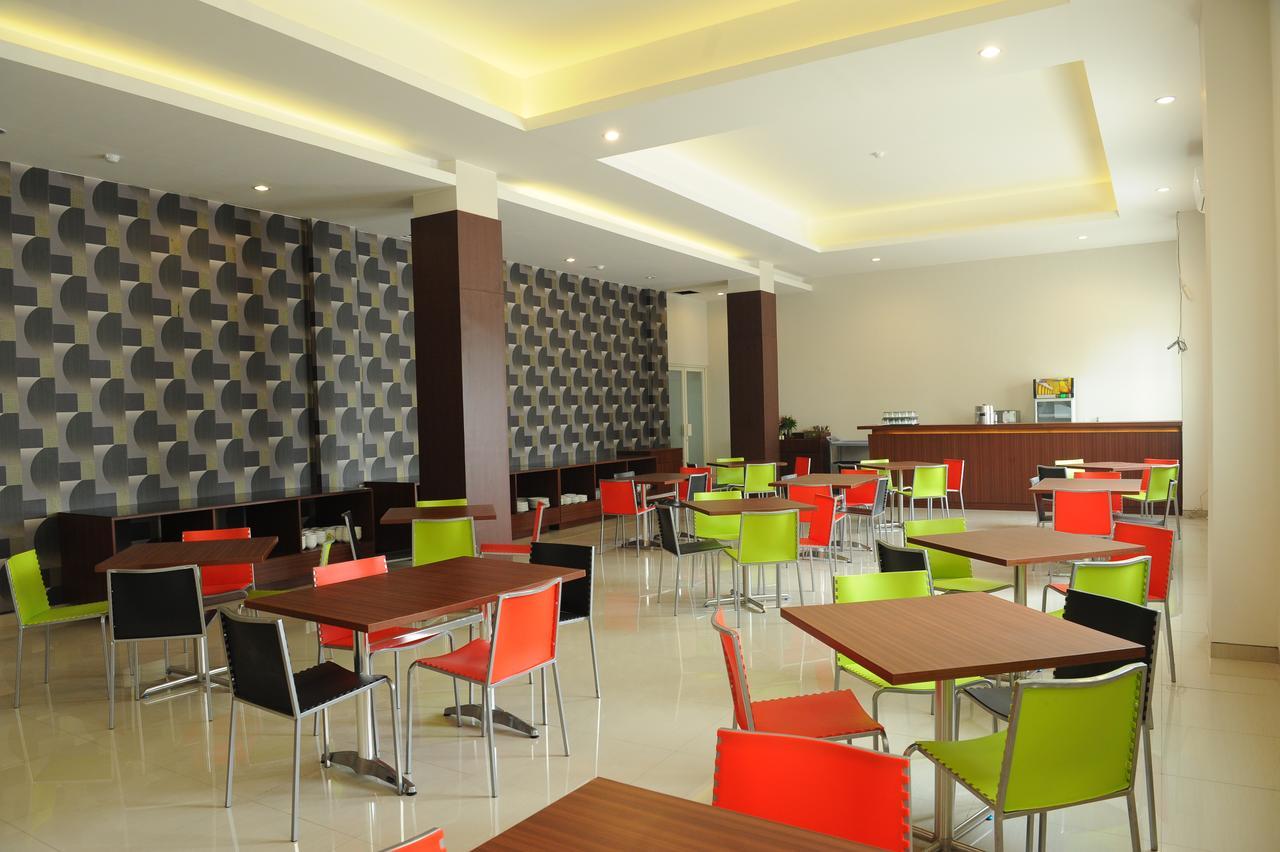 Midtown Xpress Sampit - Kalimantan Tengah Экстерьер фото