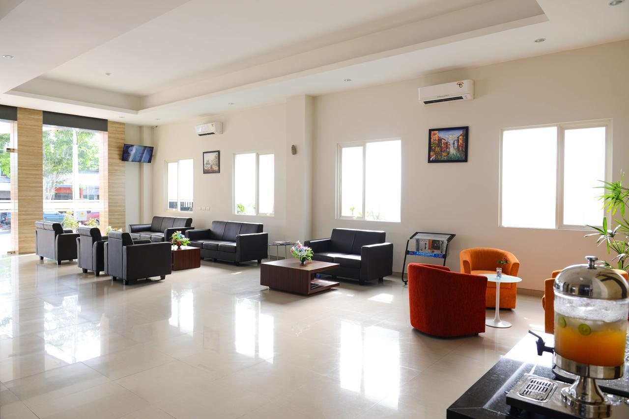 Midtown Xpress Sampit - Kalimantan Tengah Экстерьер фото