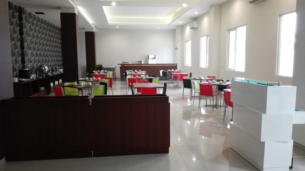 Midtown Xpress Sampit - Kalimantan Tengah Экстерьер фото